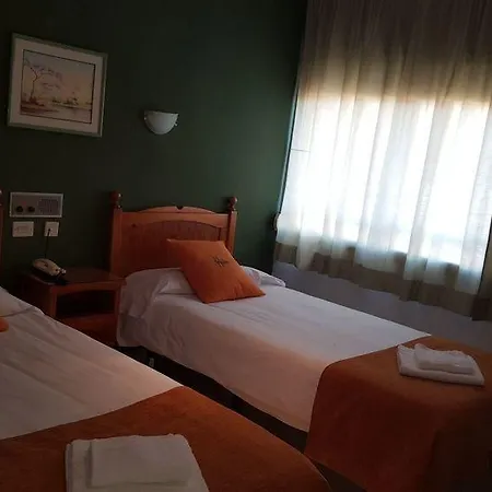 Отель Oyo Costa Andaluza